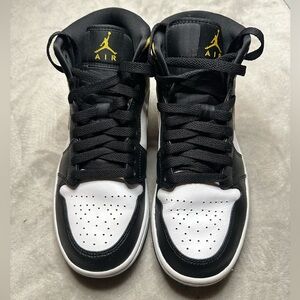 Men’s Air Jordan 1s Mid ‘Black University Gold’